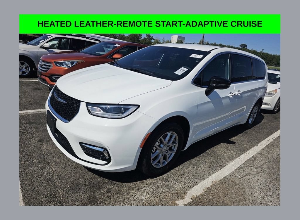 Used 2026 Chrysler Pacifica Select