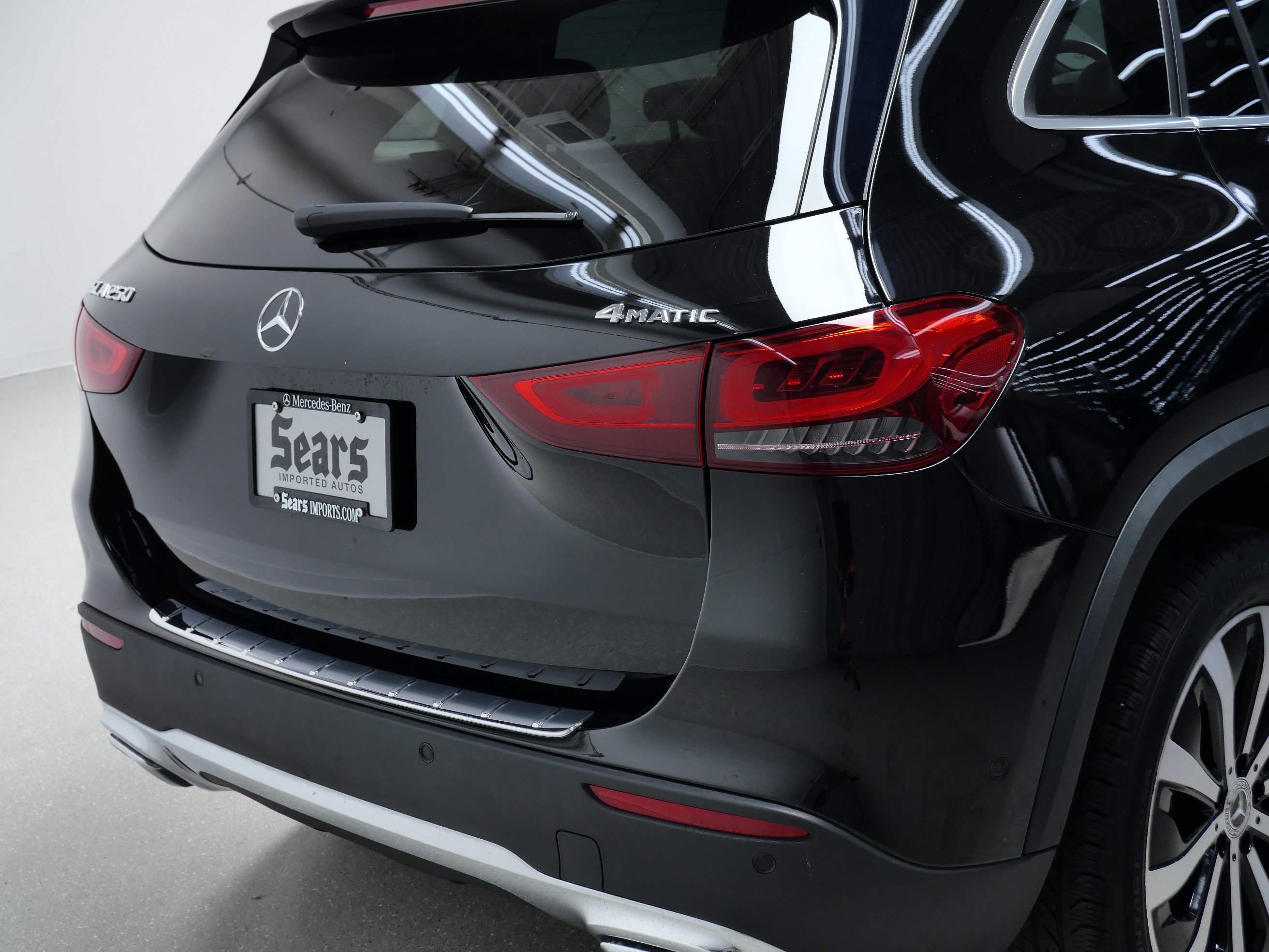 Used 2023 Mercedes-Benz GLA 250 4MATIC w/ Premium Package image 5