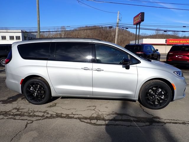 New 2026 Chrysler Pacifica Select w/ S Appearance Package AWD/4WD image 8