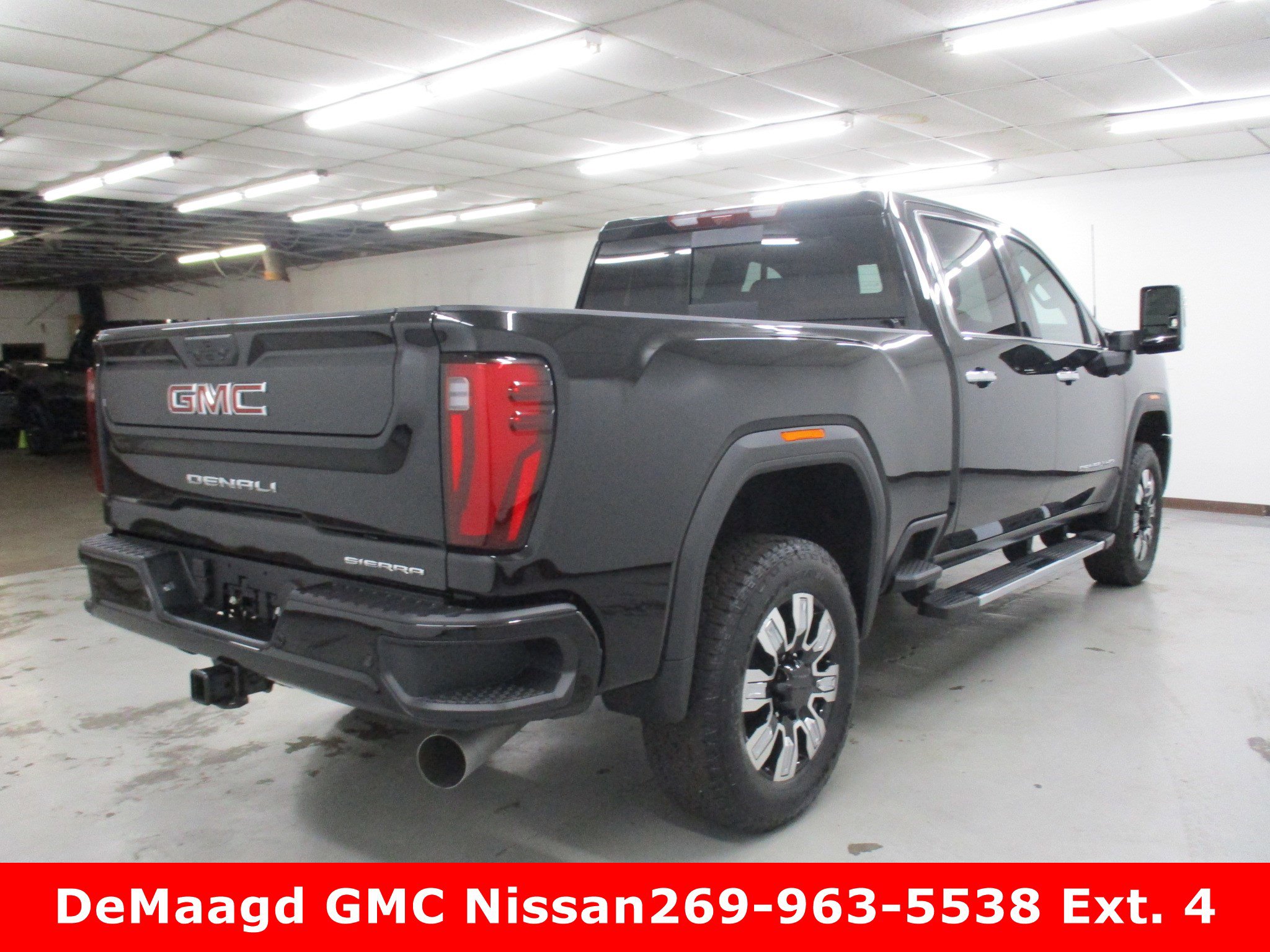 New 2025 GMC Sierra 2500 Denali w/ Technology Package image 9