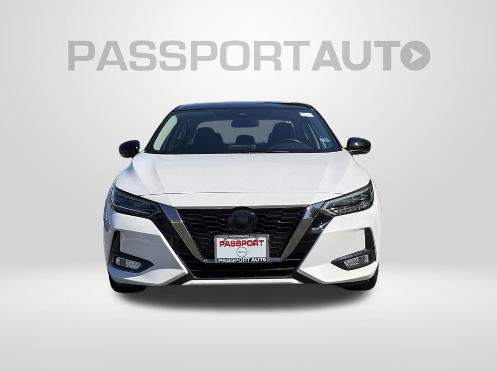 Used 2022 Nissan Sentra SR w/ SR Premium Package FWD image 2