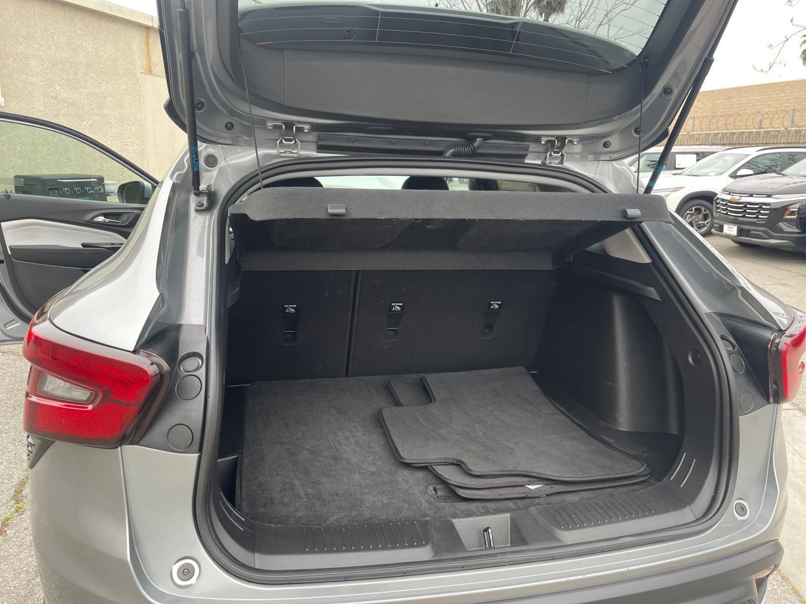 Used 2025 Chevrolet Trax LT image 31