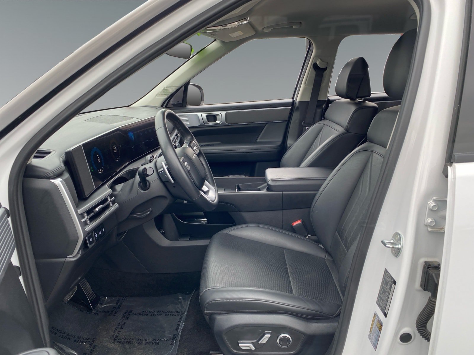 Used 2025 Hyundai Santa Fe SEL FWD image 9