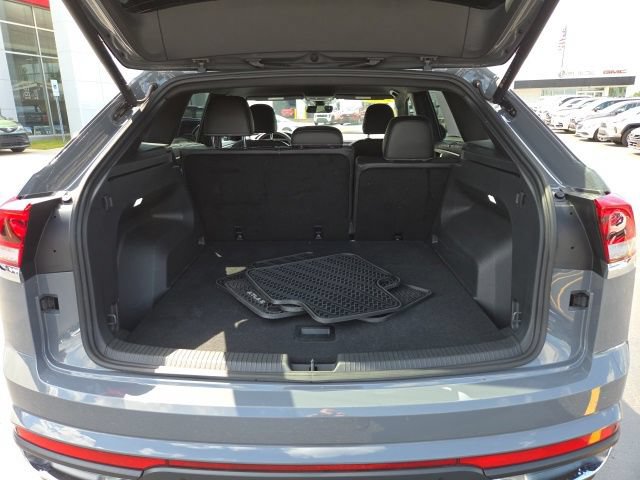 Used 2024 Volkswagen Atlas Cross Sport SE AWD/4WD image 23