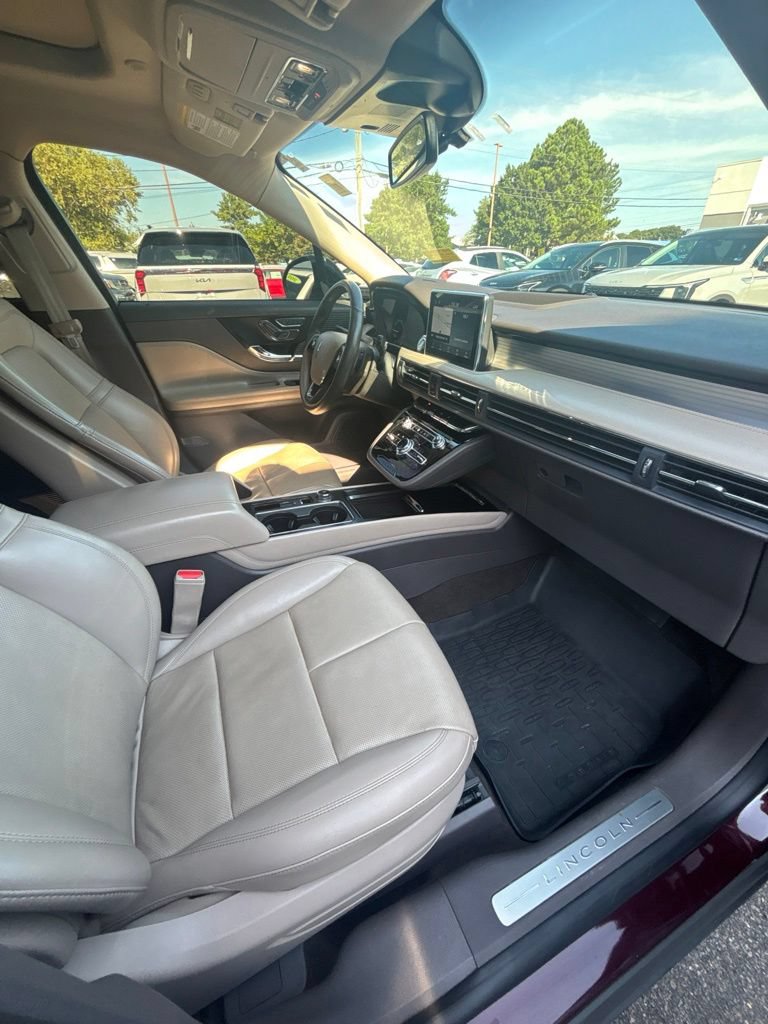 Used 2021 Lincoln Corsair AWD w/ Premium Package image 24