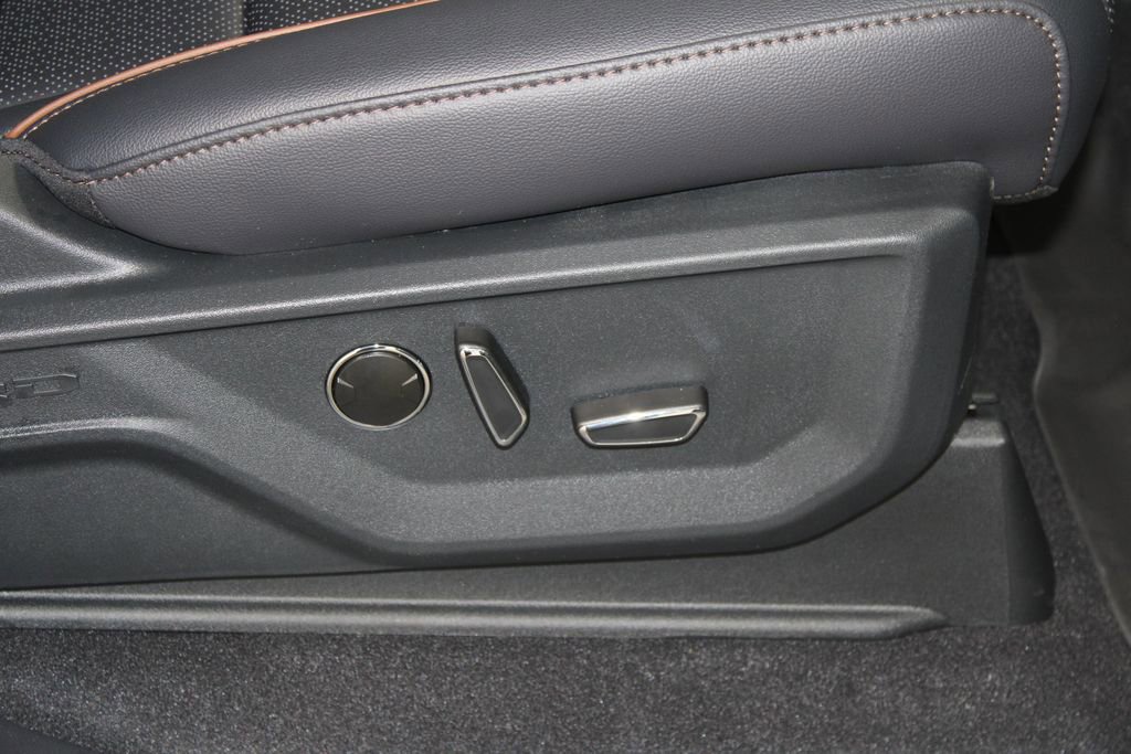 New 2025 Ford F150 Lariat w/ Equipment Group 502A High image 25