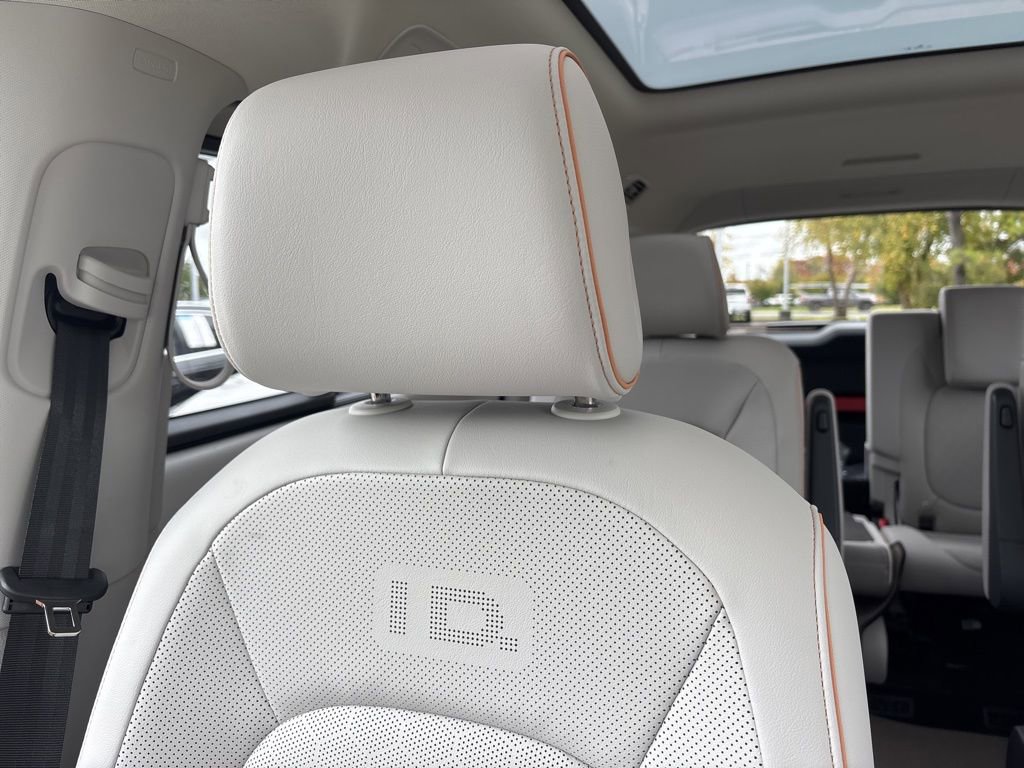 New 2025 Volkswagen ID. Buzz Pro S Plus image 21