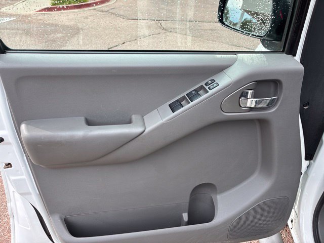 Used 2013 Nissan Frontier SV w/ SV Value Truck Pkg AWD/4WD image 7