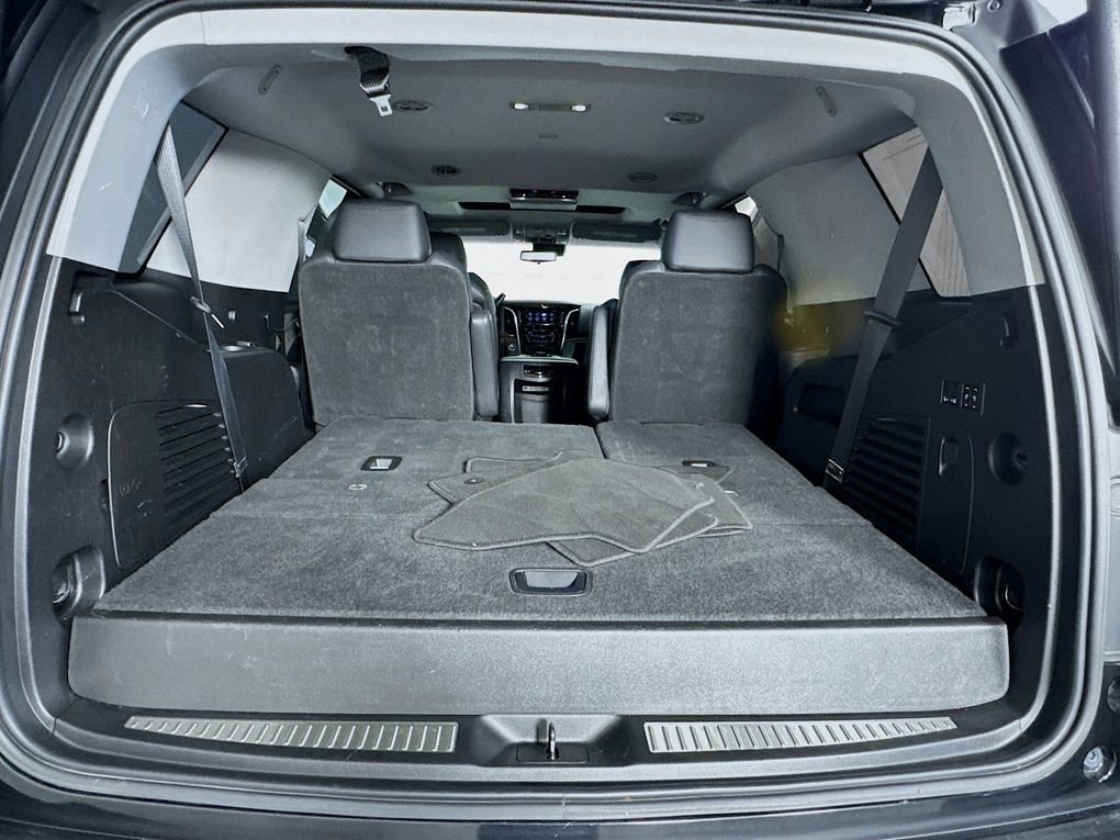 Used 2018 Cadillac Escalade Premium Luxury image 26