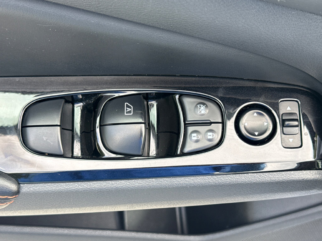 Used 2025 Nissan Altima 2.5 SR FWD image 14