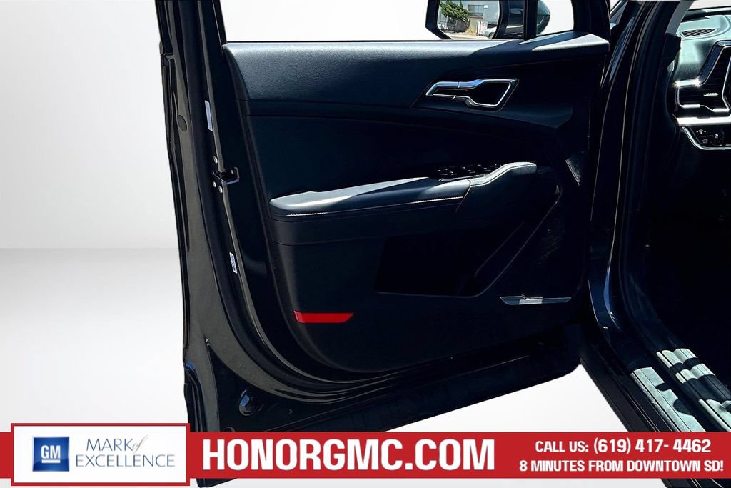 Used 2025 Kia Sportage EX w/ Premium Package FWD image 19