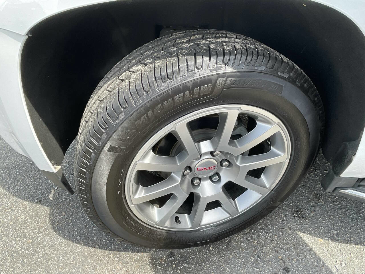 Used 2018 GMC Yukon Denali image 24