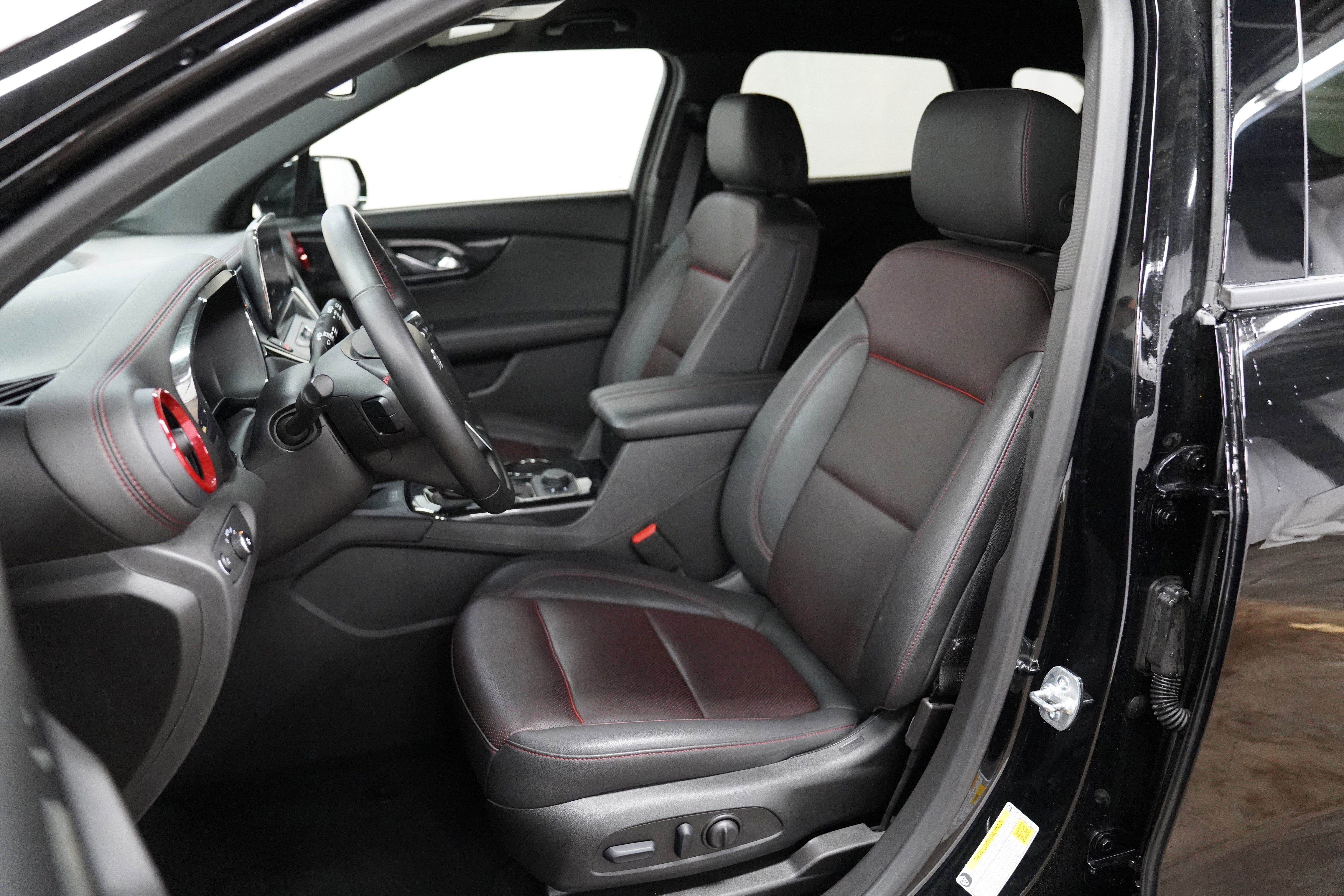 Used 2025 Chevrolet Blazer RS video 4