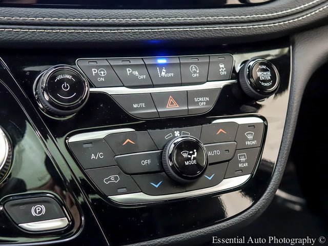 Used 2020 Chrysler Pacifica Limited w/ Advanced Safetytec Group image 18