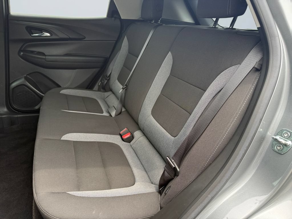 Used 2023 Chevrolet TrailBlazer LT FWD image 13