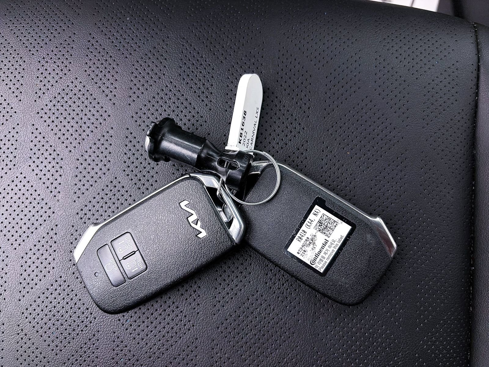 Used 2022 Kia Carnival LX image 27