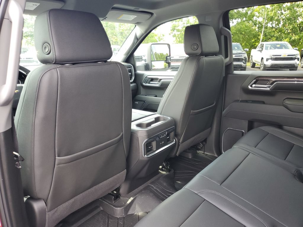 Used 2024 Chevrolet Silverado 1500 LTZ w/ Technology Package AWD/4WD image 33