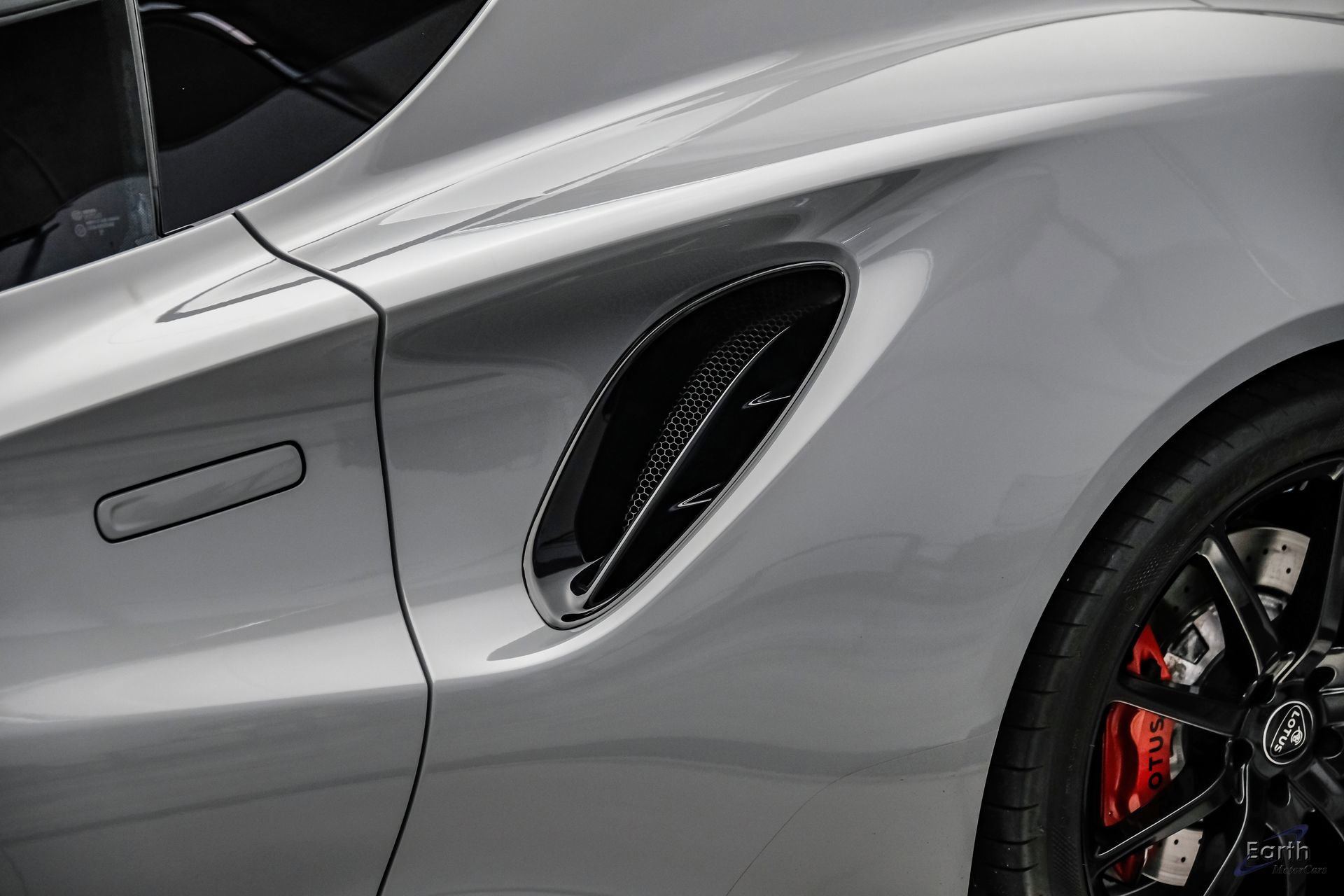Used 2025 Lotus Emira RWD image 41