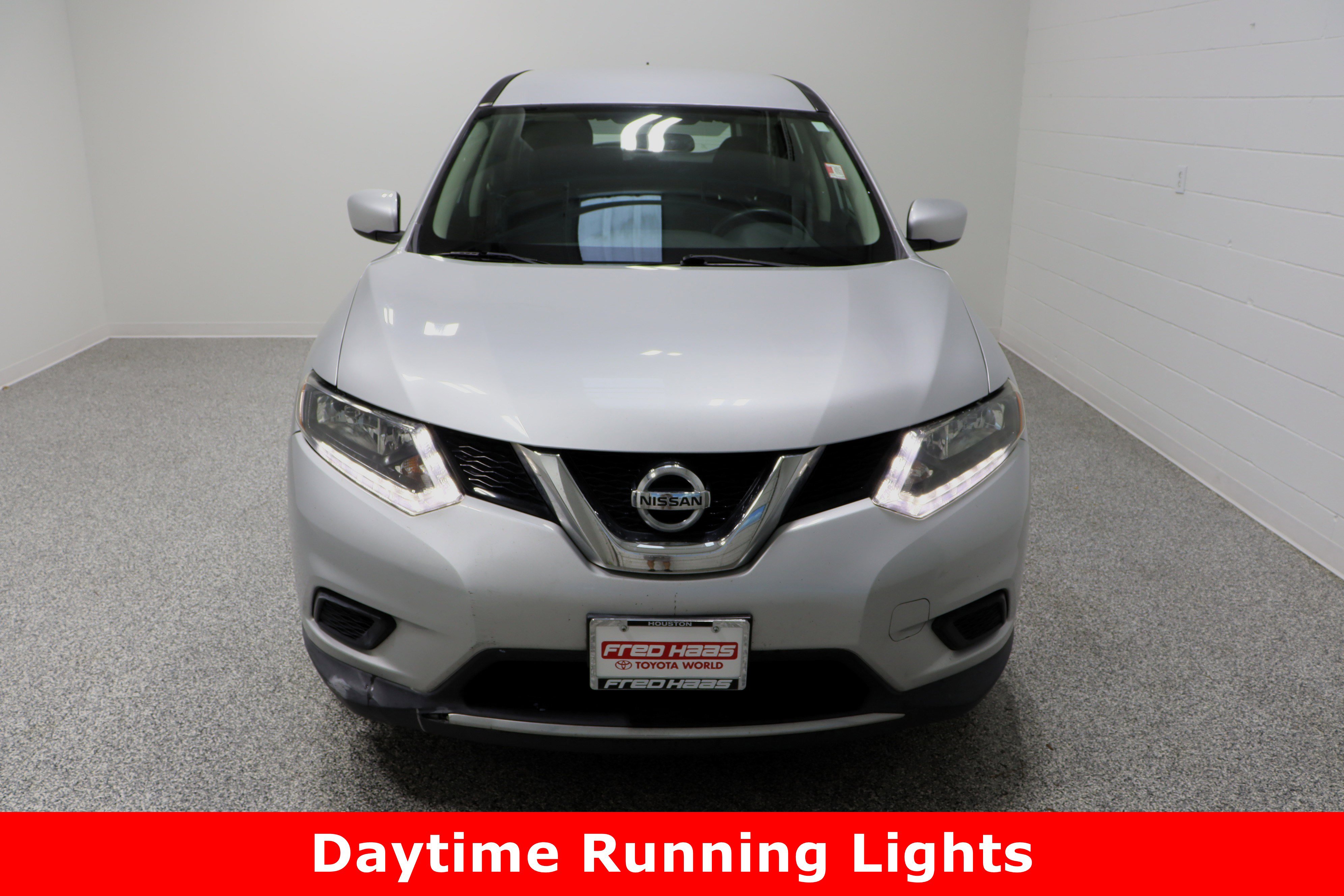 Used 2016 Nissan Rogue S image 3