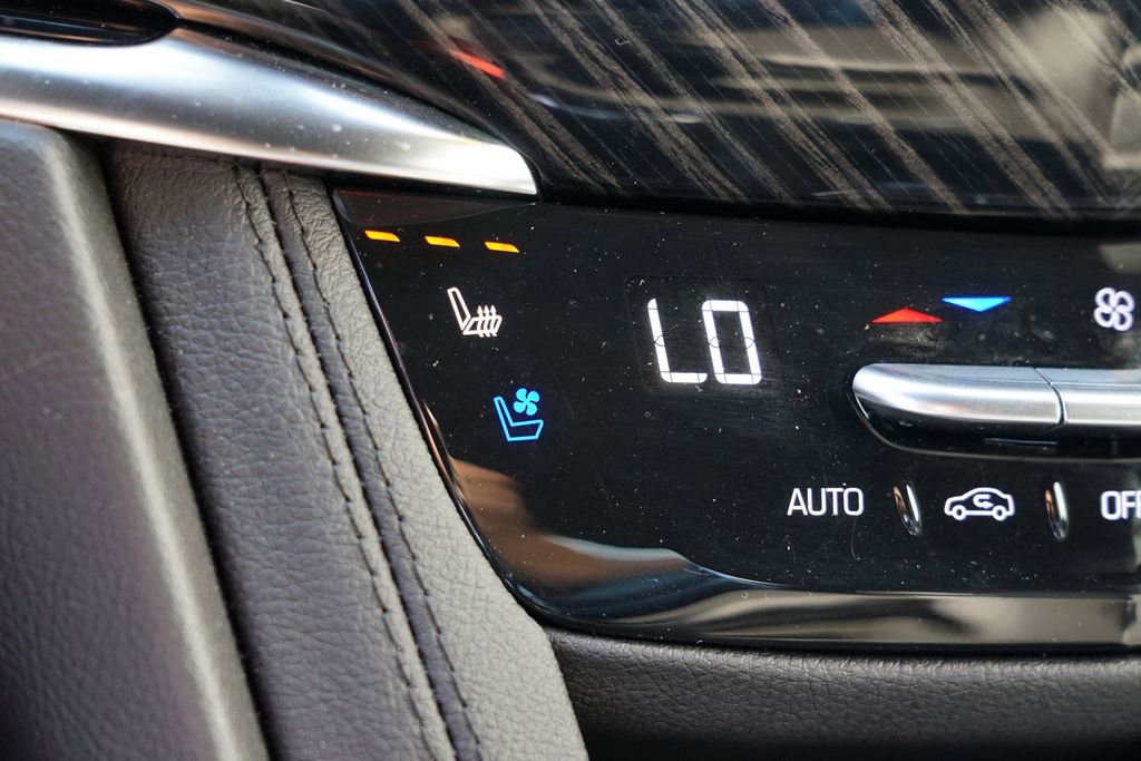 Used 2025 Cadillac XT6 Premium Luxury image 47