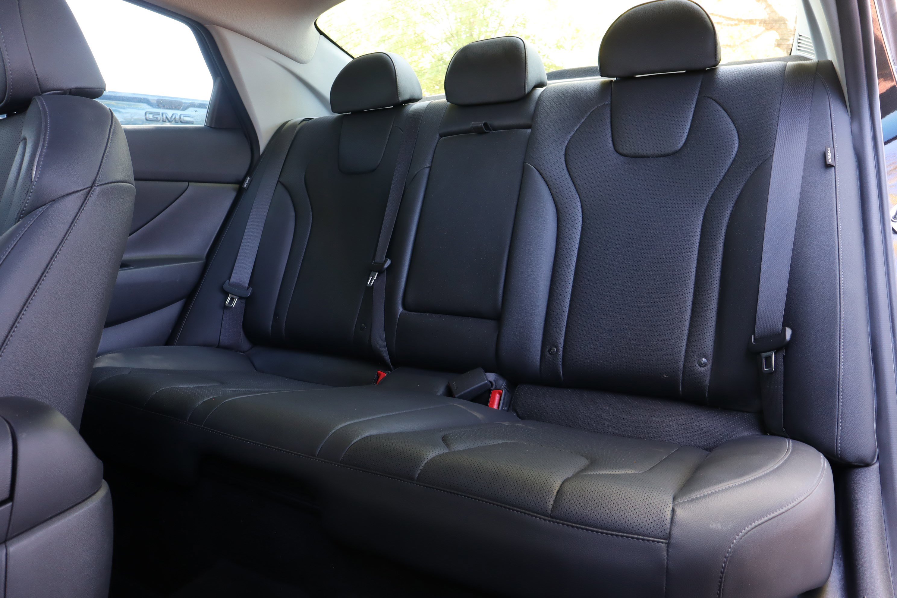 Used 2024 Hyundai Elantra Limited FWD image 10