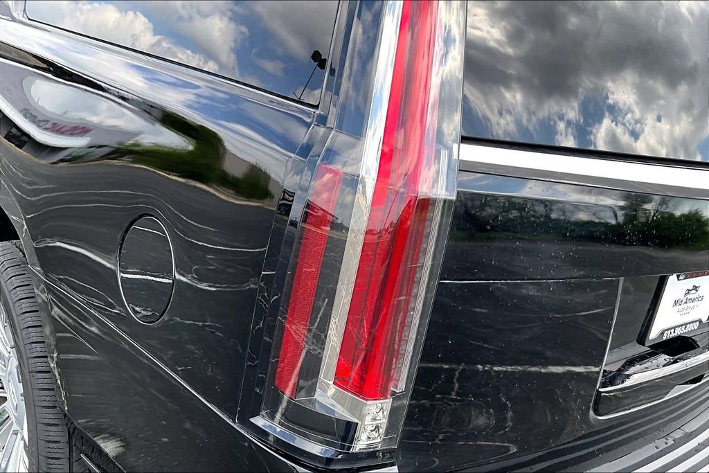 Used 2020 Cadillac Escalade ESV Platinum AWD/4WD image 30