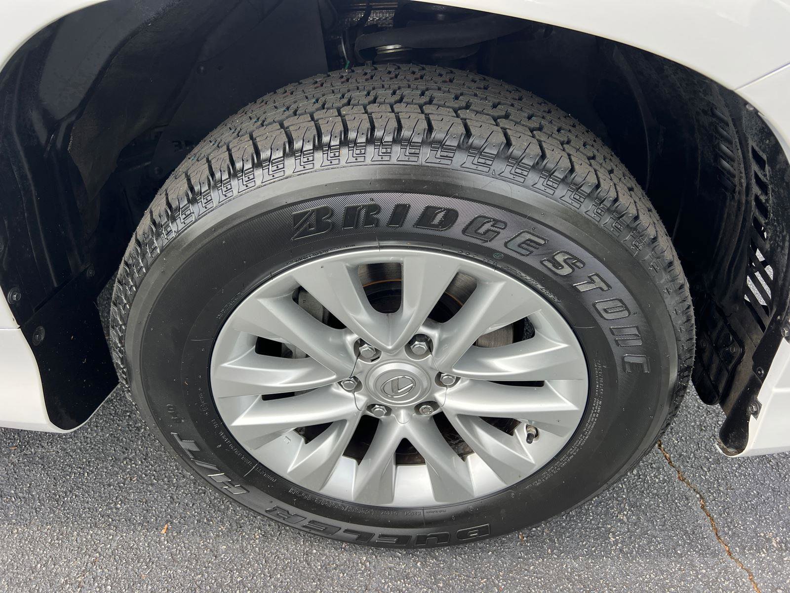 Certified 2022 Lexus GX 460 Premium w/ Premium Package AWD/4WD image 13