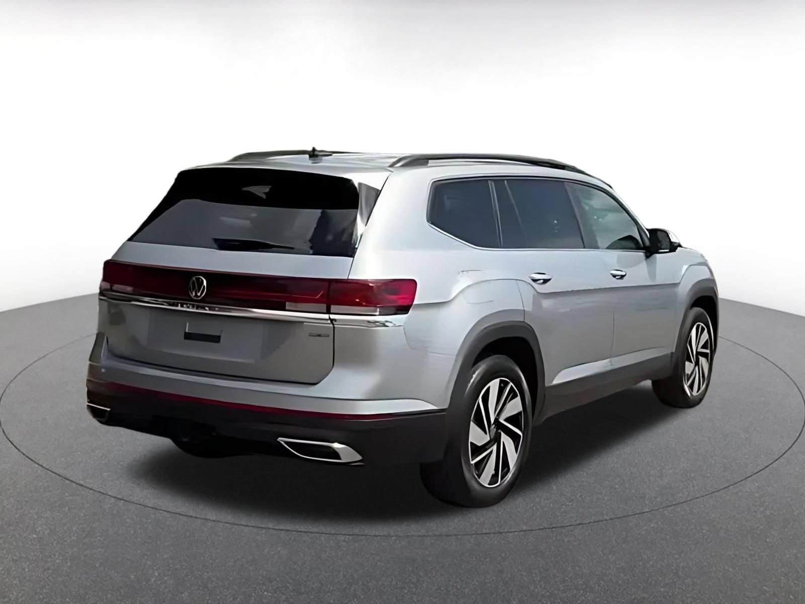 Used 2024 Volkswagen Atlas SE AWD/4WD image 13
