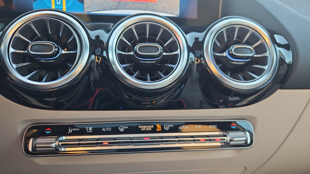 New 2026 Mercedes-Benz GLA 250 4MATIC image 17