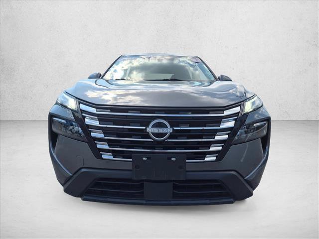 Used 2024 Nissan Rogue SV AWD/4WD image 2