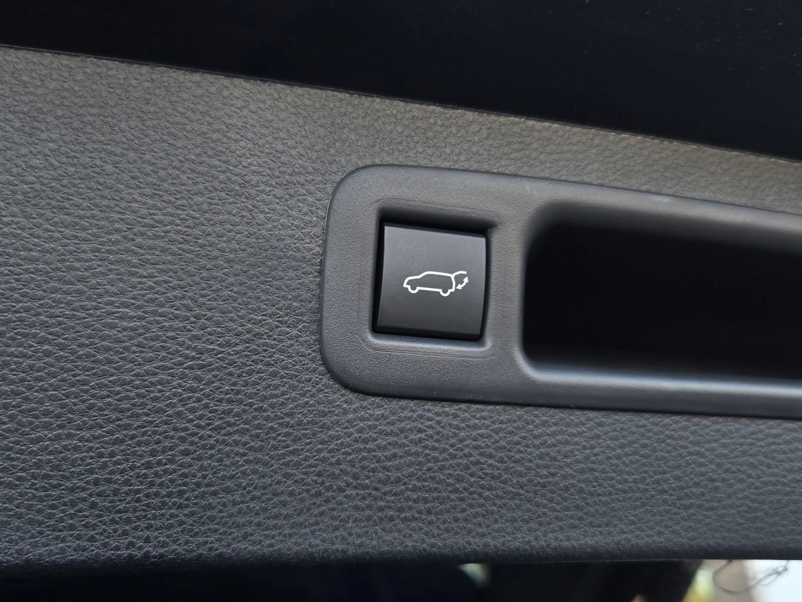 Certified 2026 Toyota Highlander Limited AWD/4WD image 25