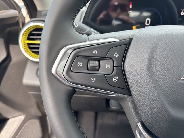 New 2026 Chevrolet Trax ACTIV w/ Sunroof Package FWD image 17