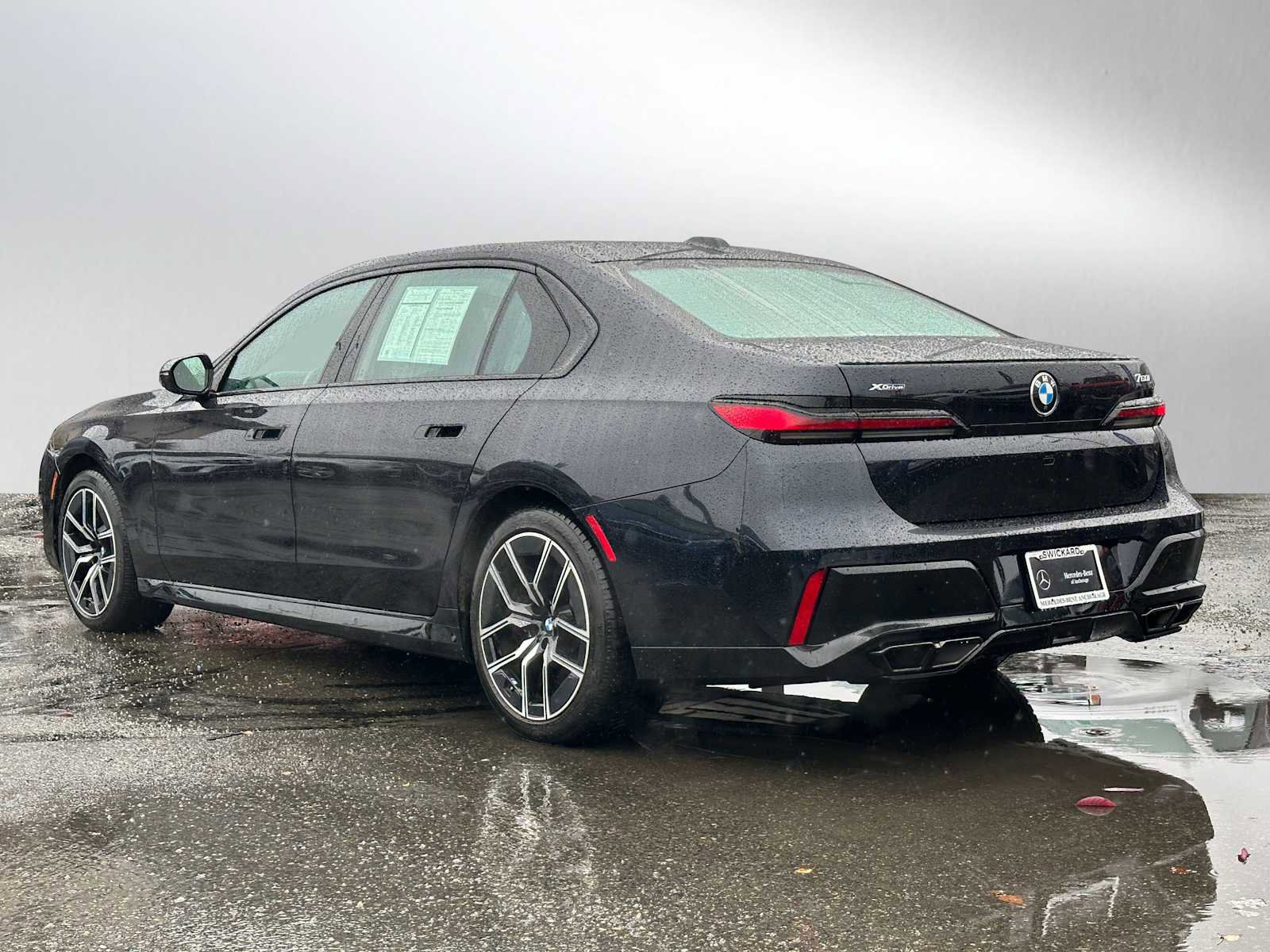 Used 2023 BMW 760i xDrive image 5