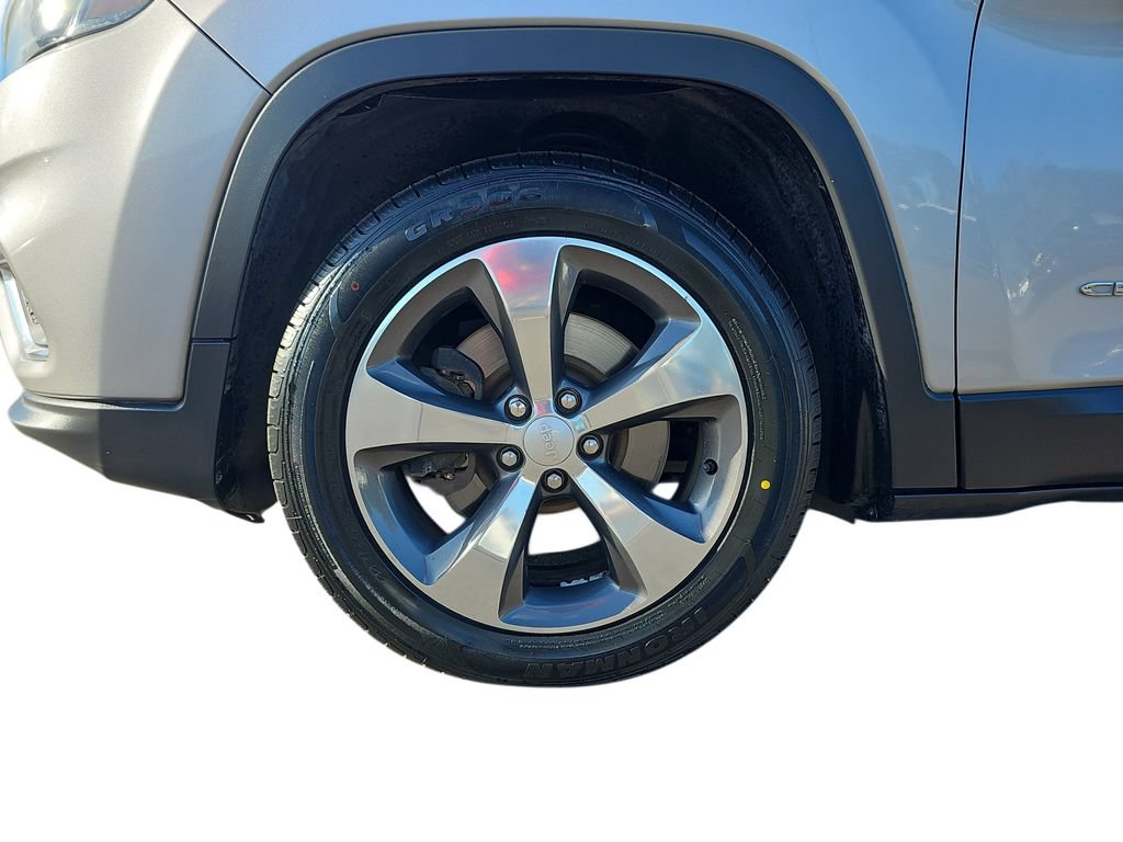 Used 2020 Jeep Cherokee Limited FWD image 30