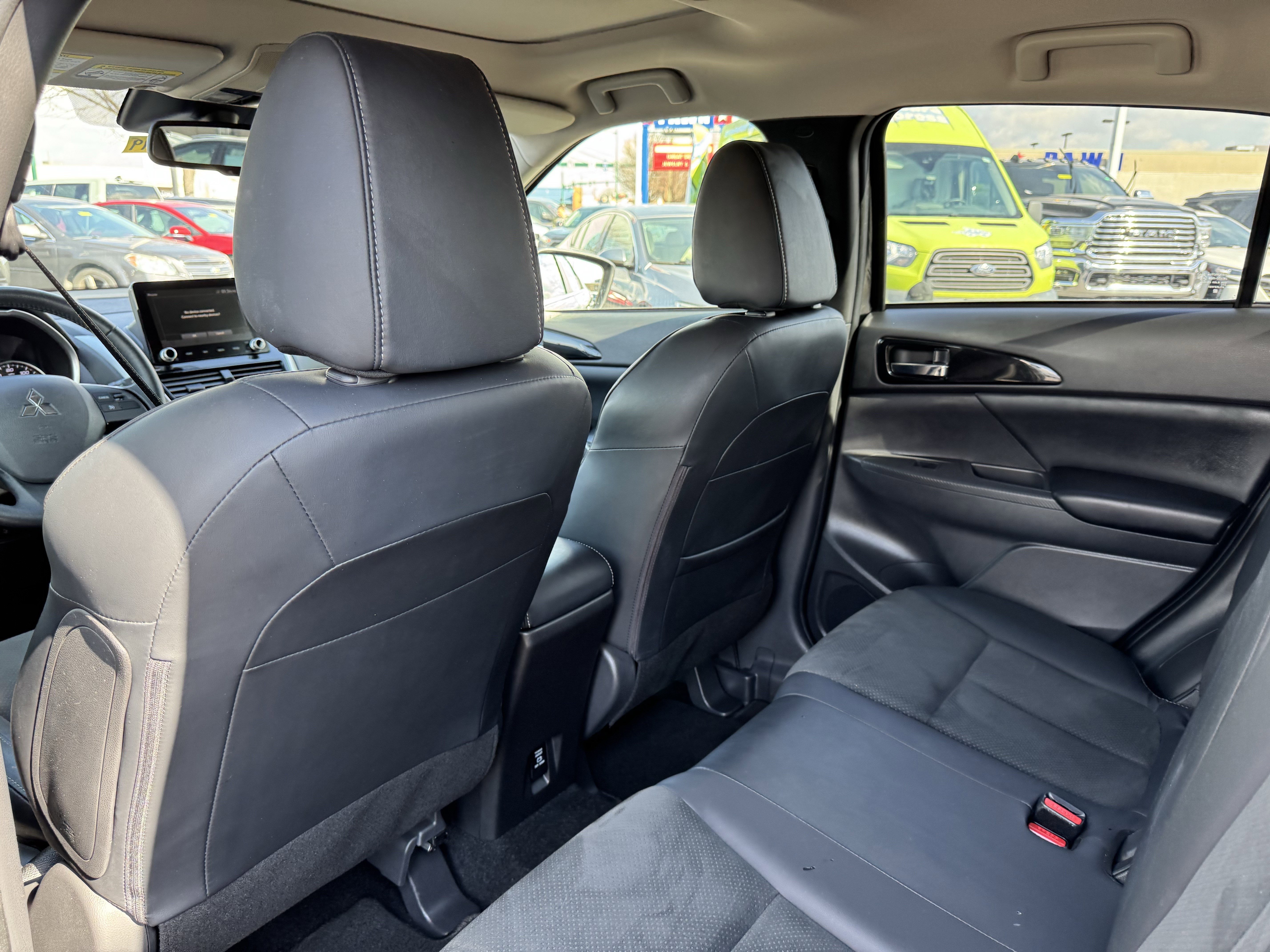 Used 2022 Mitsubishi Eclipse Cross SE image 34