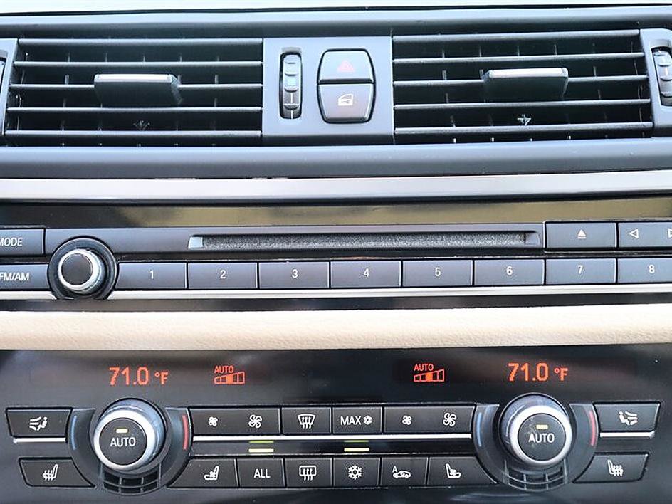 Used 2011 BMW 550i Sedan image 22