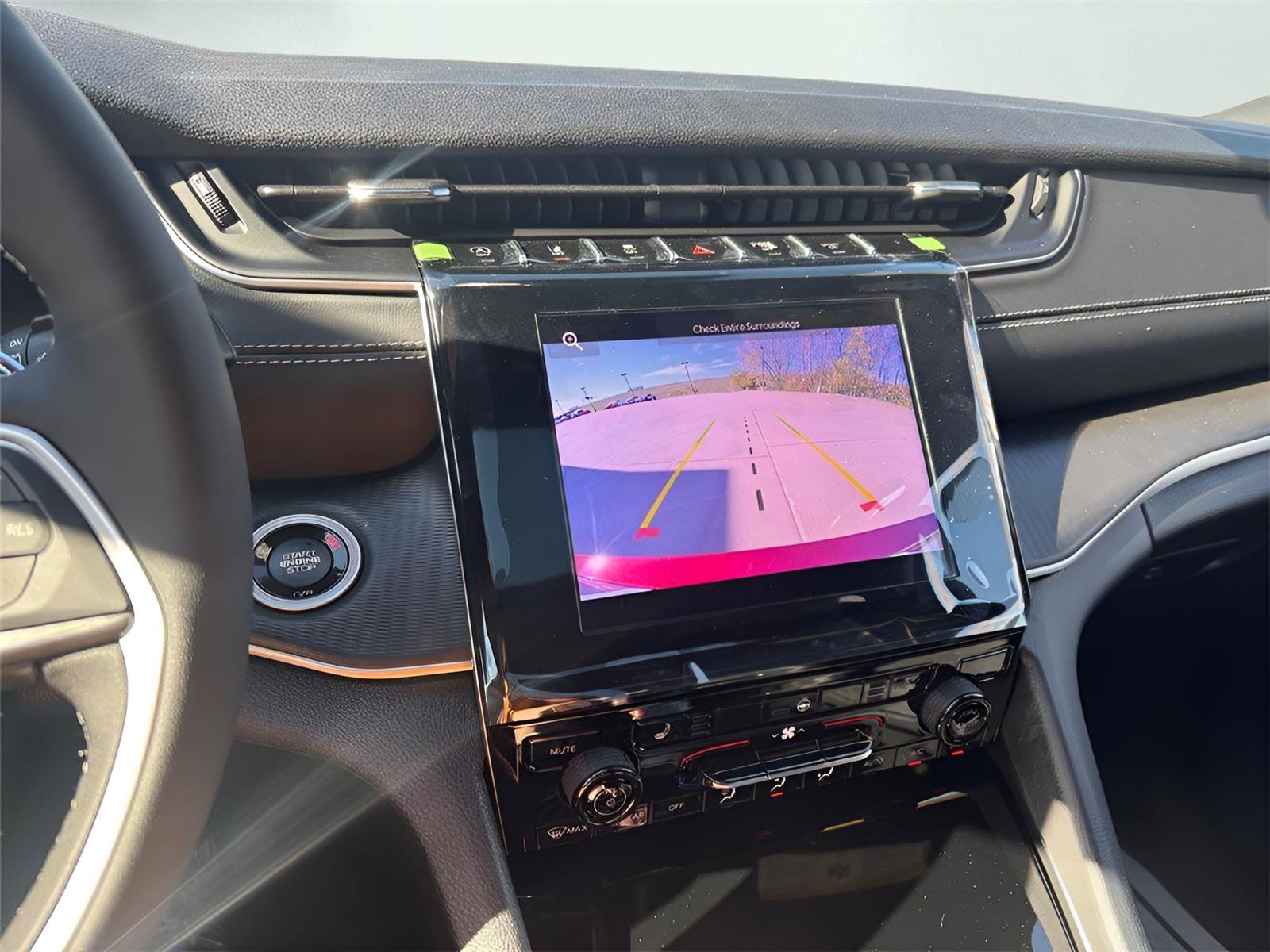 New 2025 Jeep Grand Cherokee L Laredo w/ Luxury Tech Group I image 30