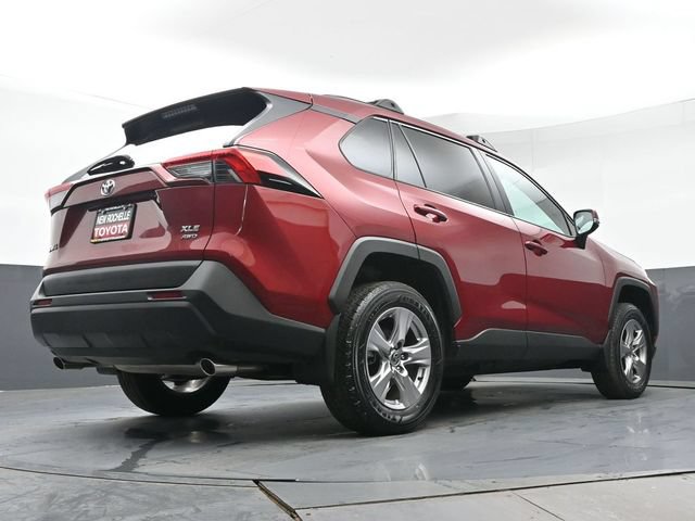 Certified 2022 Toyota RAV4 XLE AWD/4WD image 32