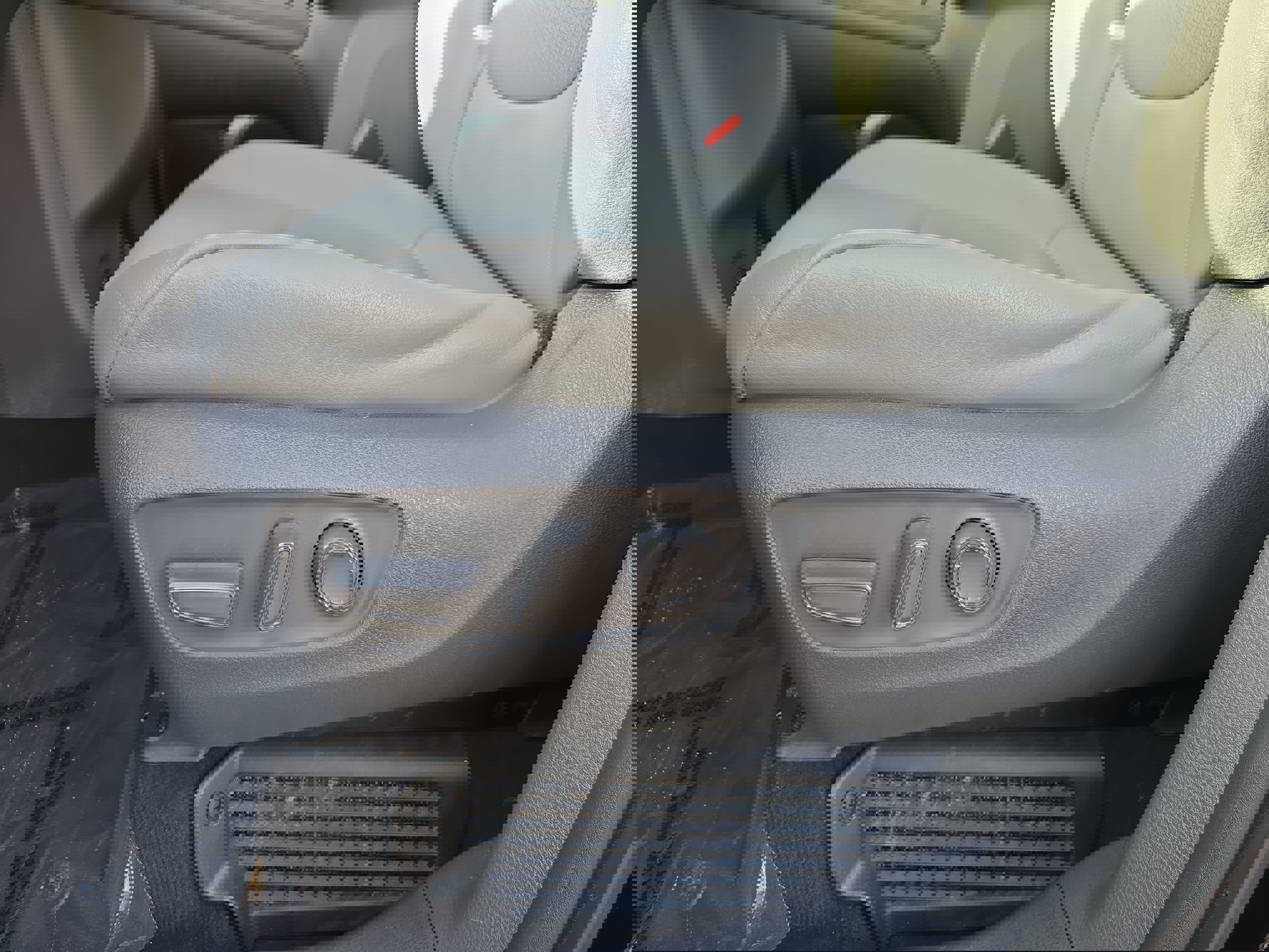 Used 2021 Toyota Sienna XLE w/ XLE Plus Package image 30