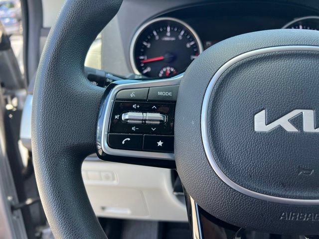 Certified 2022 Kia Carnival LX FWD image 15