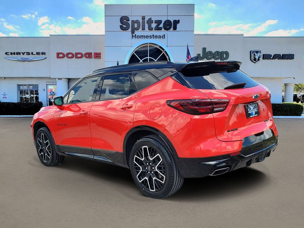 Used 2025 Chevrolet Blazer RS FWD image 3