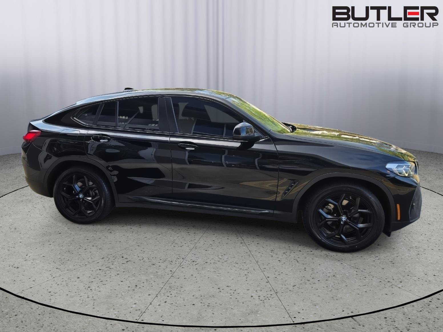 Used 2022 BMW X4 xDrive30i w/ Premium Package 2 AWD/4WD image 3