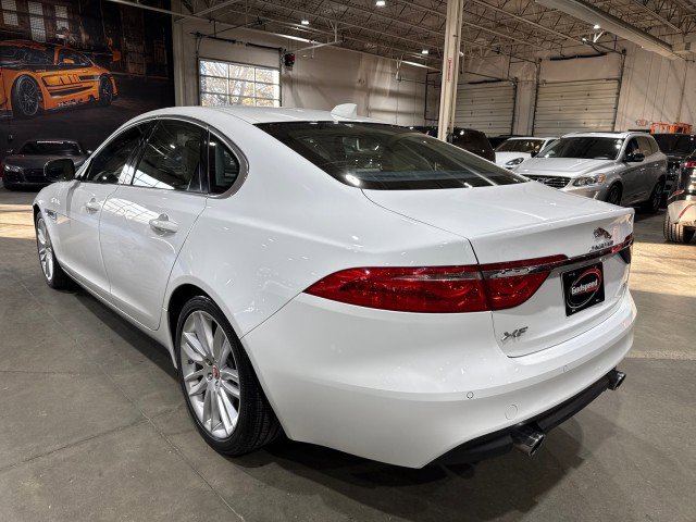 Used 2017 Jaguar XF Prestige RWD image 3