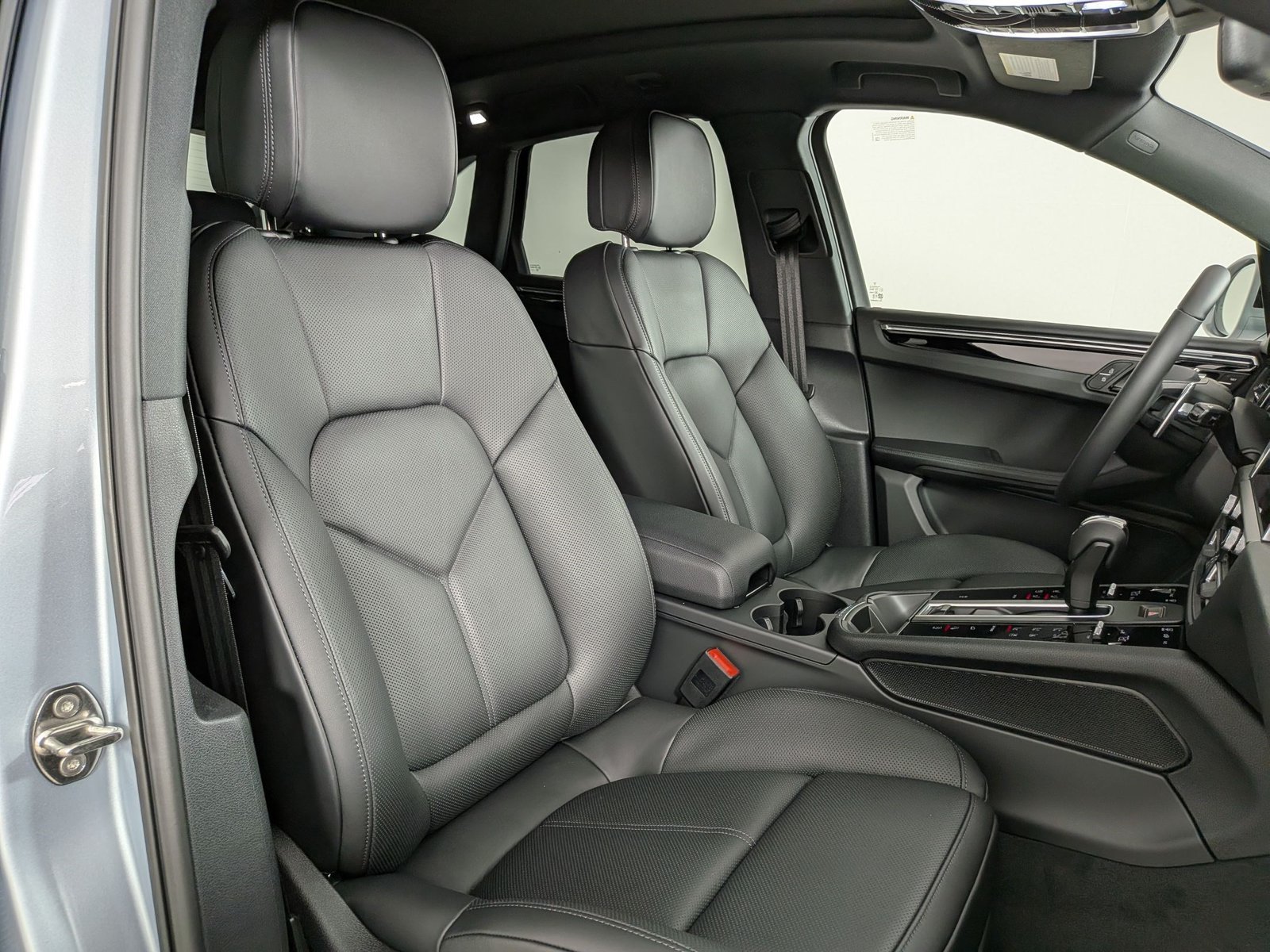 New 2026 Porsche Macan AWD/4WD image 24