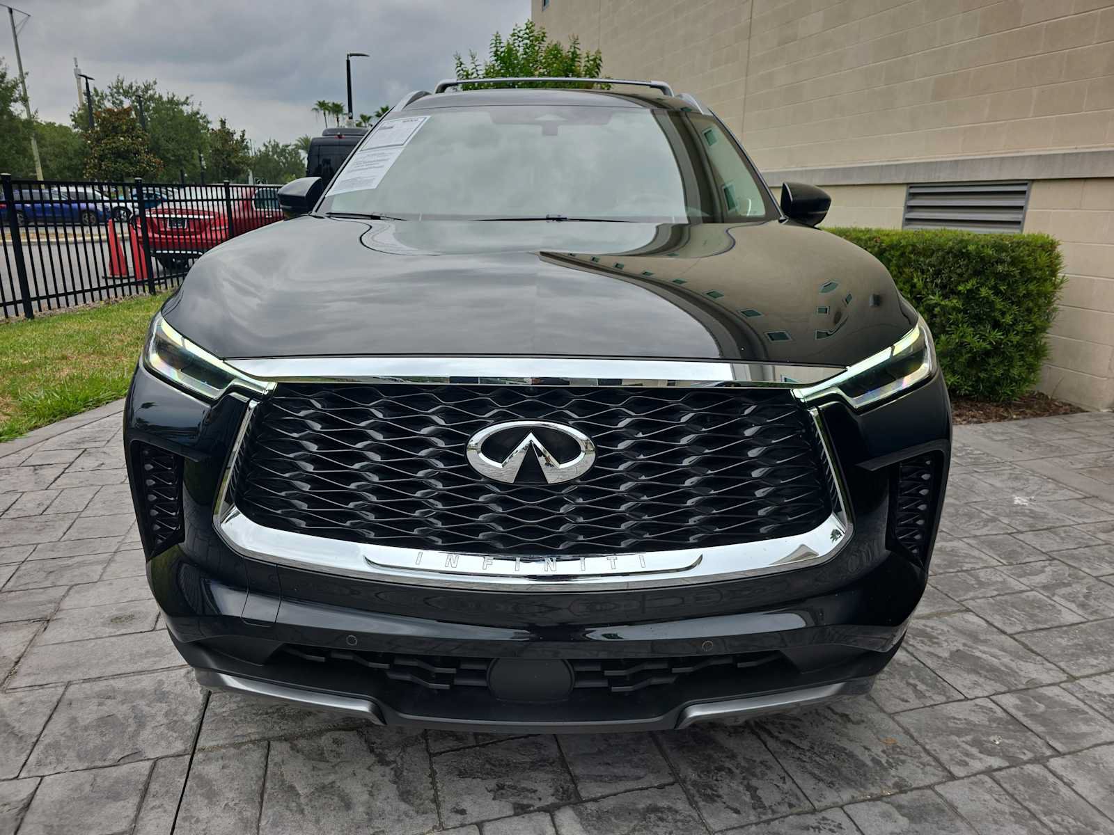 Certified 2025 INFINITI QX60 Sensory w/ Vision Package AWD/4WD image 2