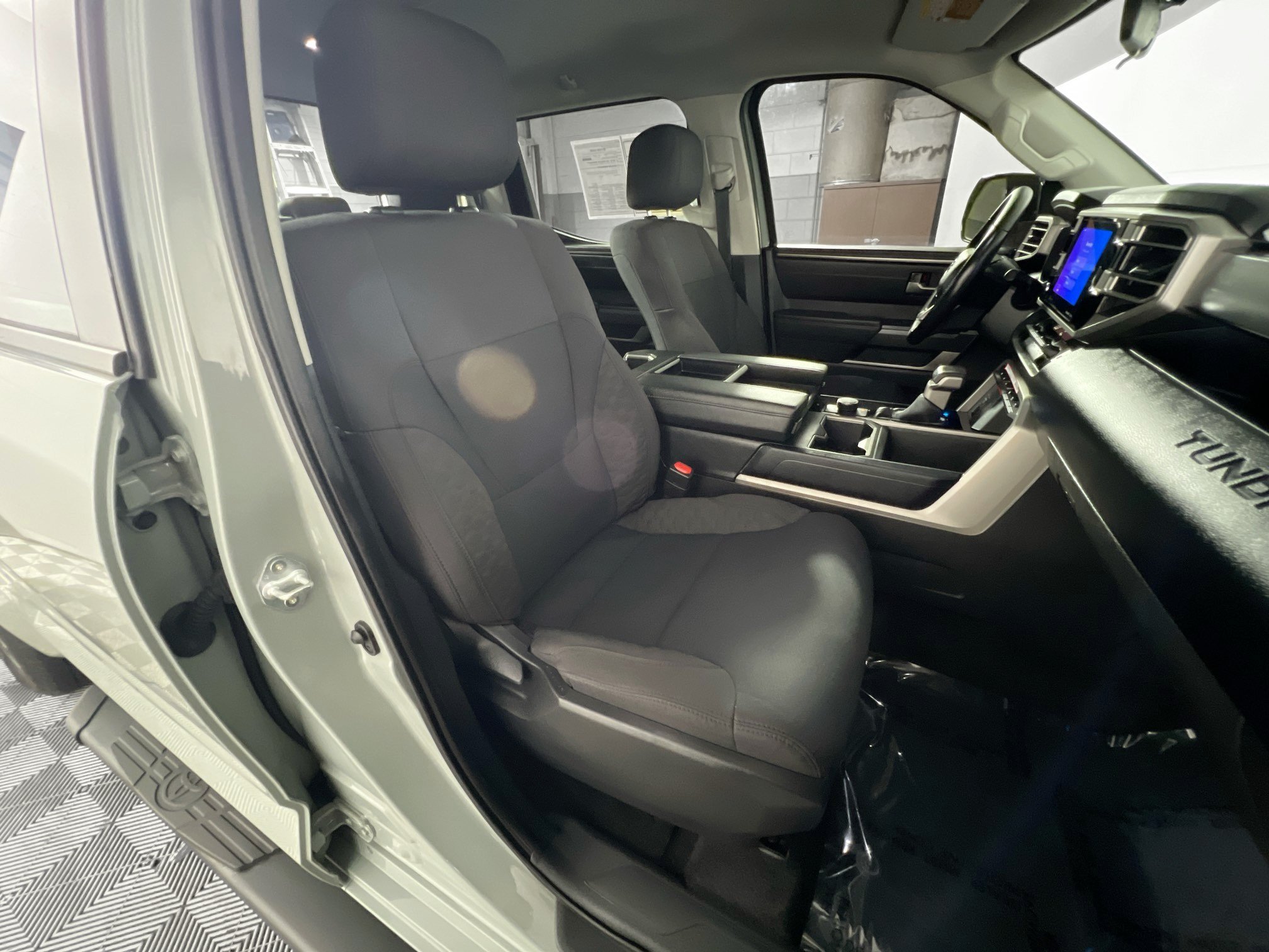 Used 2024 Toyota Tundra SR5 w/ SR5 Convenience Package RWD image 30