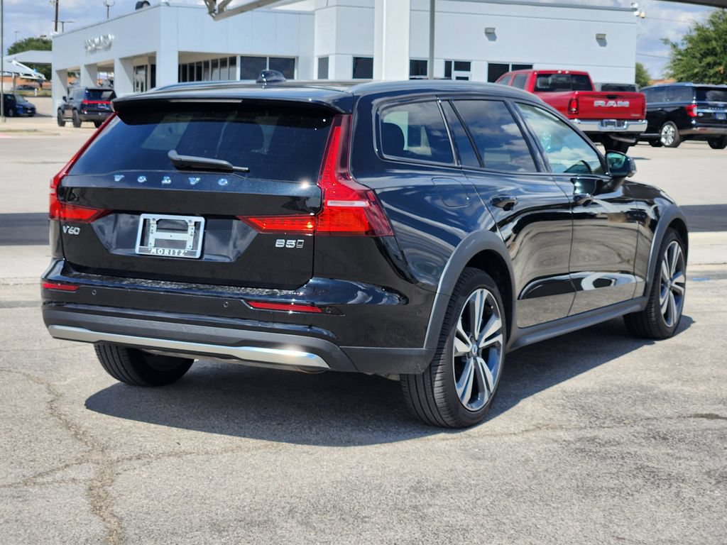 Used 2025 Volvo V60 B5 Cross Country Plus AWD/4WD image 5