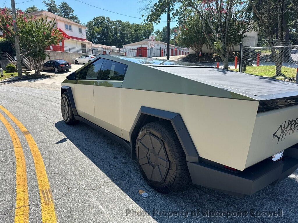 Used 2024 Tesla Cybertruck AWD Crew Cab image 7