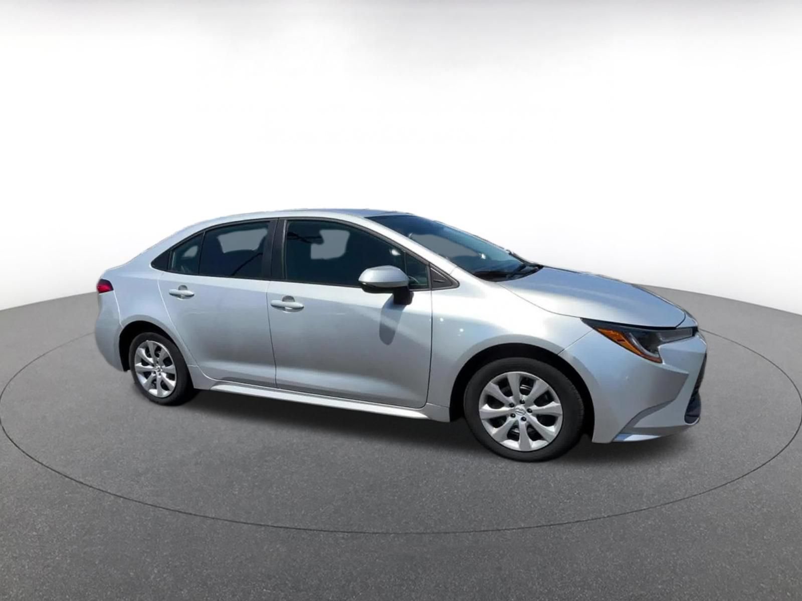 Used 2025 Toyota Corolla LE FWD video 2