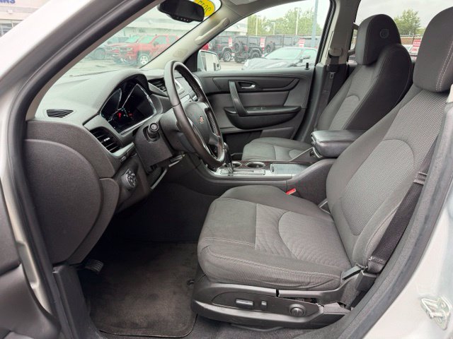 Used 2017 Chevrolet Traverse LT FWD image 7